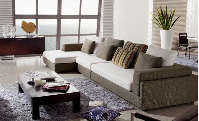 全套解决方案
:客厅里的沙发该如何正确摆放？